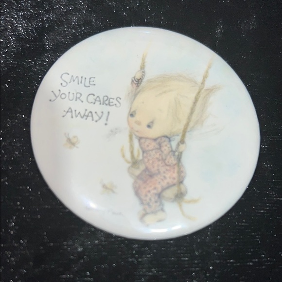 PRECIOUS MOMENTS Button with Child on Swing $7 - Picture 2 of 4